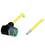 Złącze okrągłe M8; po lewej stronie wtyk z czarną obudową i zielonym wkładem; po prawej stronie dwa wystające przewody w kolorze żółtym.