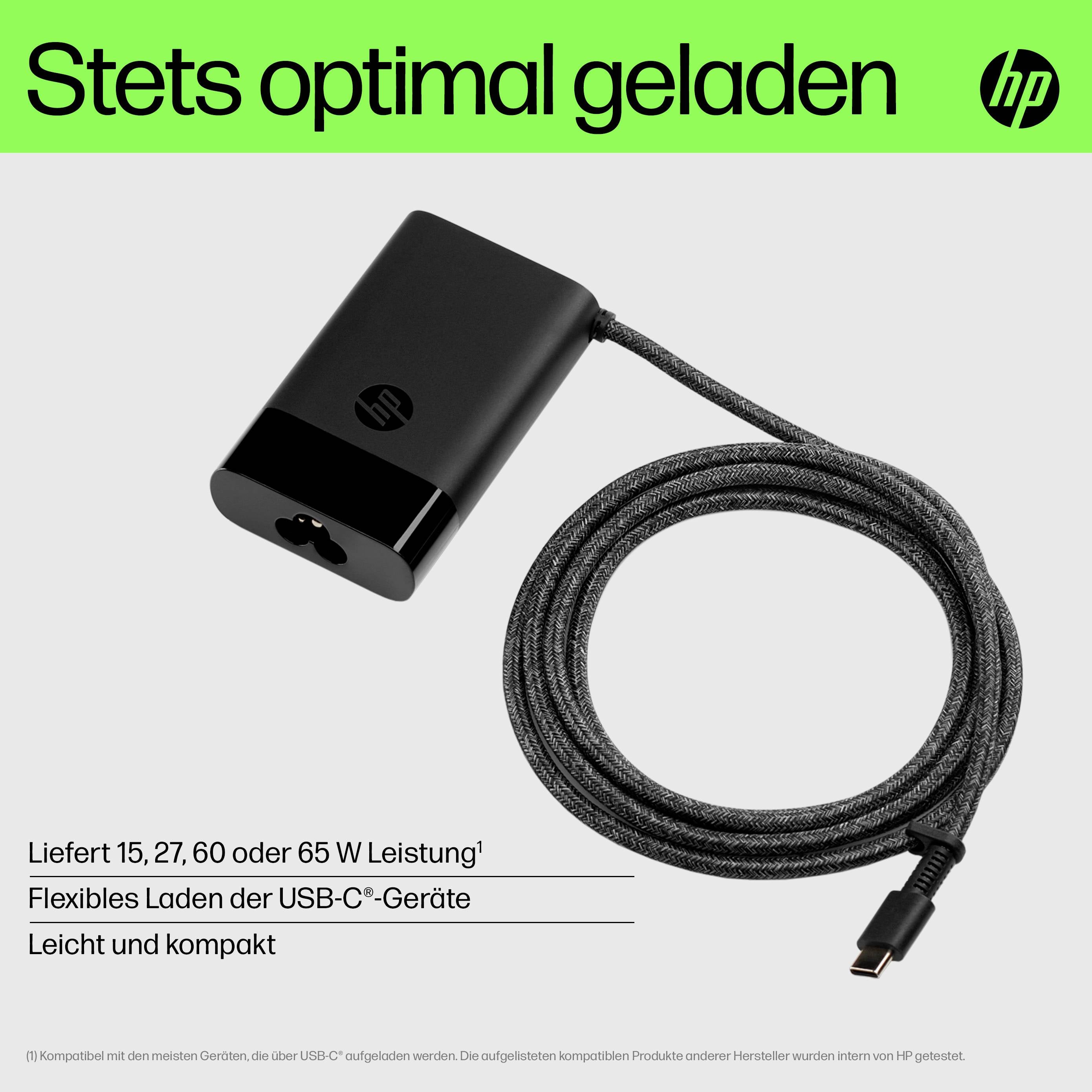 Czarny ładowarka USB-C firmy HP z napisem: 'Zawsze optymalnie naładowany'. Dostarcza moc 15, 27, 60 lub 65 W. Lekka i kompaktowa.