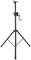 Czarna, trójnożna statyw z korbką do regulacji wysokości, odpowiednia dla głośników lub innych urządzeń.