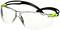 Przezroczyste okulary ochronne z czarnym paskiem i jaskrawo zielonymi akcentami, wykonane przez firmę 3M.