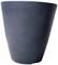 Duży, ciemnogranatowy doniczka w prostej, stożkowatej formie.