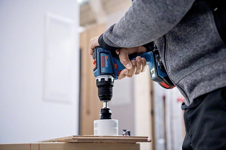 Акумуляторний дриль-шуруповерт Bosch Professional GSR 18V-90 C 06019K6004 18 В 4,0 Аг, включаючи 2 акумулятори, зарядний пристрій,