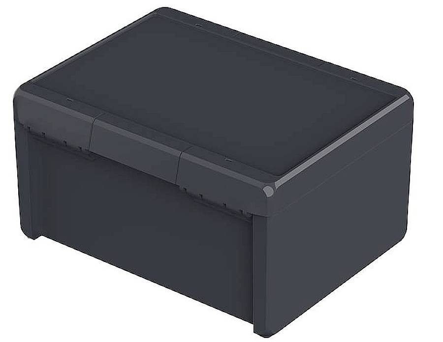 Czarna, prostokątna plastikowa skrzynka z pokrywką. Nadaje się do przechowywania różnych przedmiotów. Wytrzymała i możliwa do układania w stos.