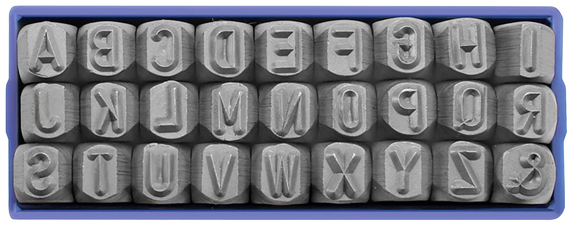 Niebieskie pudełko z 26 metalowymi stemplami przedstawiającymi alfabet od A do Z. Główki stempli wyświetlają litery wielkimi literami.