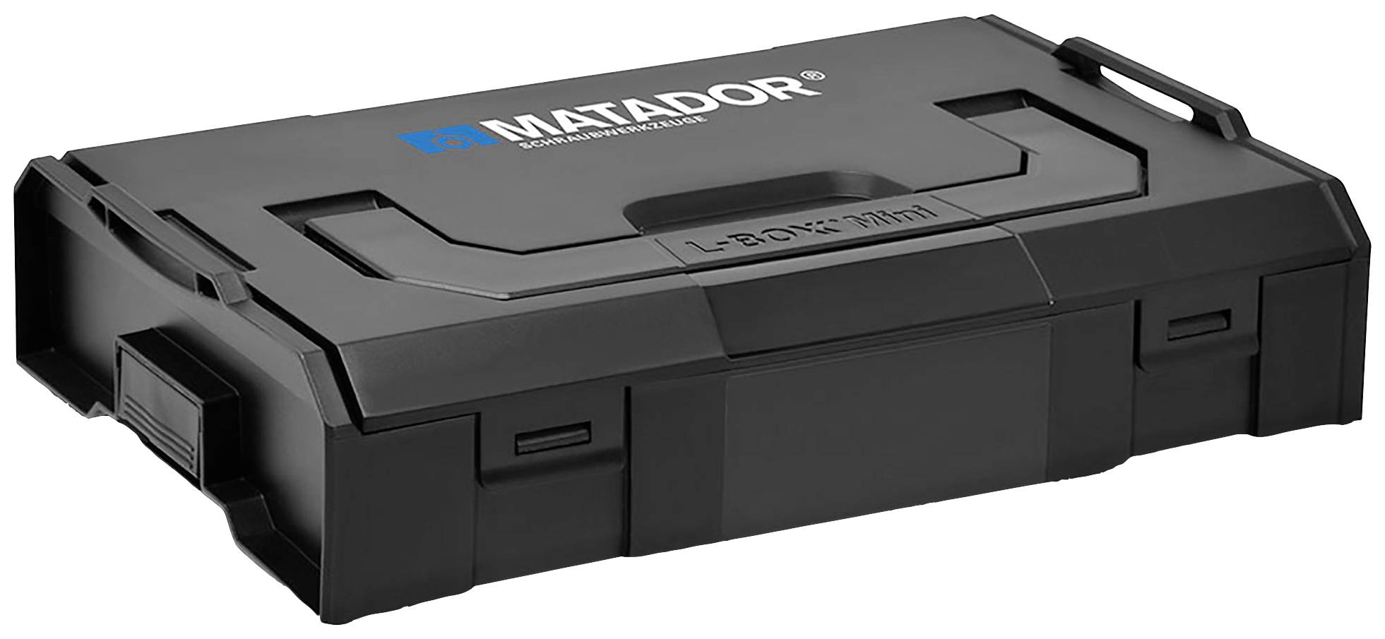 Czarny walizka na narzędzia z logo Matador na pokrywie, o prostokątnym kształcie, solidnej konstrukcji, wyposażona w uchwyty boczne do przenoszenia.