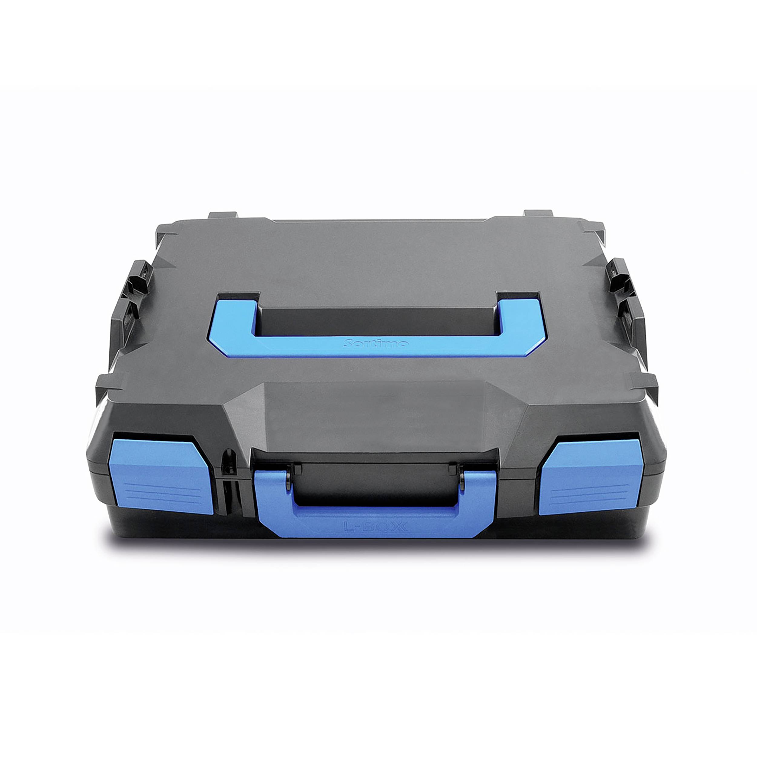 Zamknięty, czarny kufer na narzędzia z niebieskimi uchwytami i detalami, umieszczony na białej powierzchni.