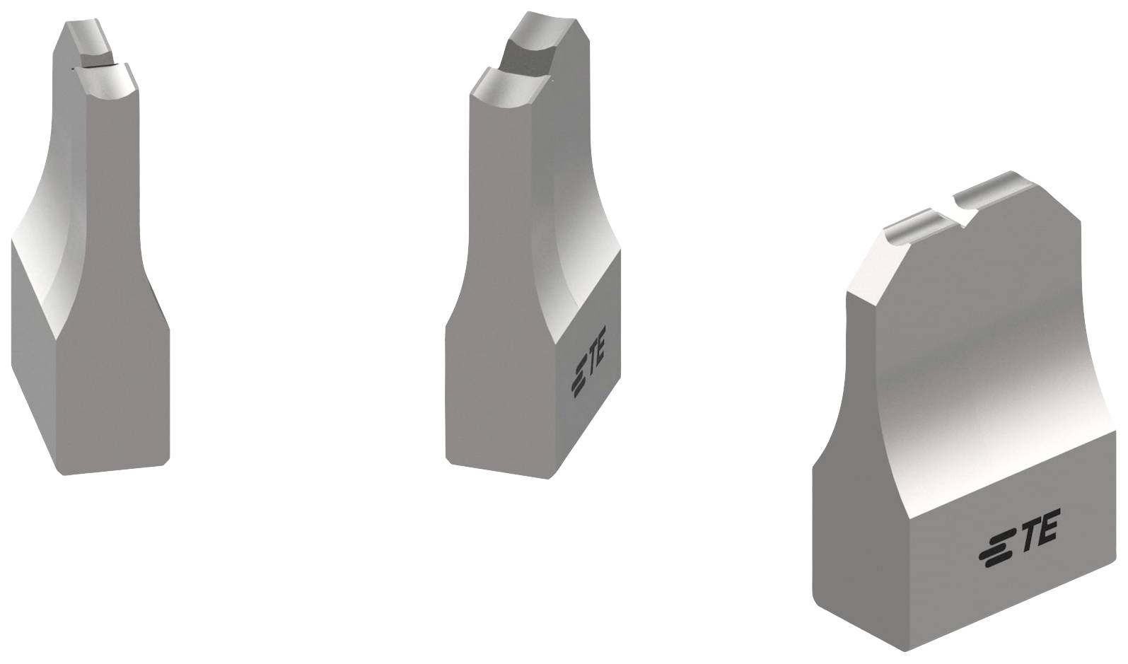 Trzy srebrne, metalowe komponenty przedstawione pod różnymi kątami z logo 'TE'.