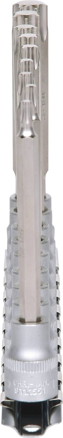 Klucz z srebrnym uchwytem i skomplikowanym wzorem zamka, ułożony pionowo.