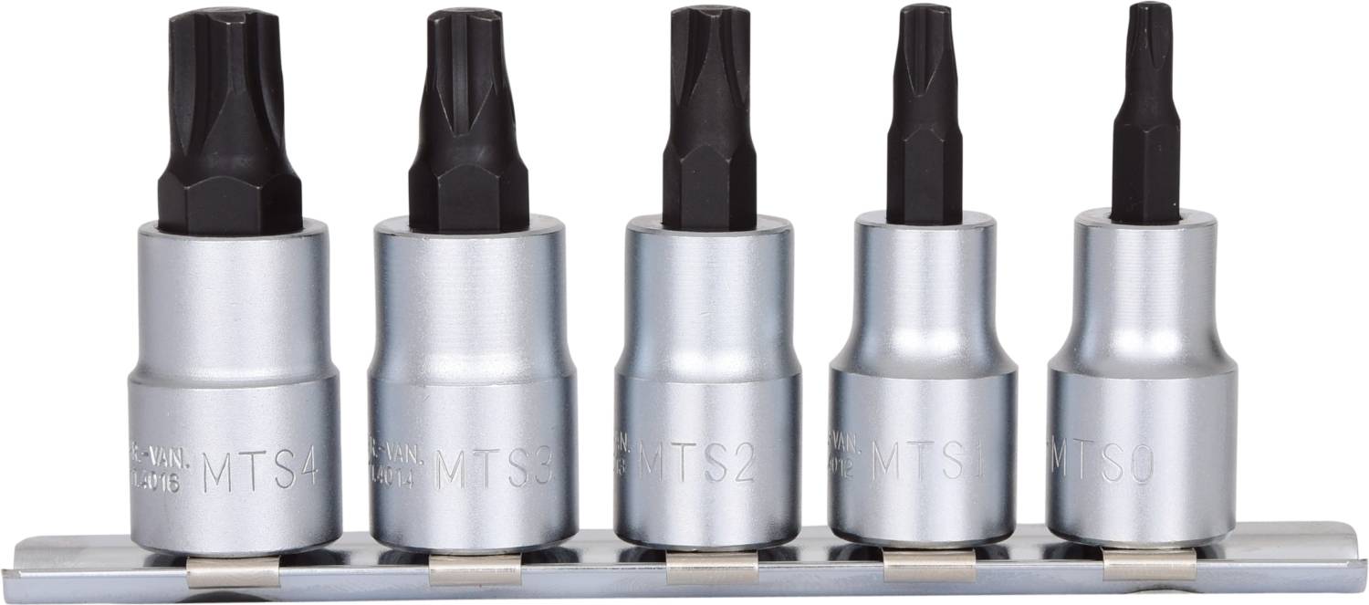 Pięć srebrnych sześciokątnych końcówek wkrętaka o różnych rozmiarach ułożonych na wspólnym uchwycie, czubkami skierowanymi do góry.