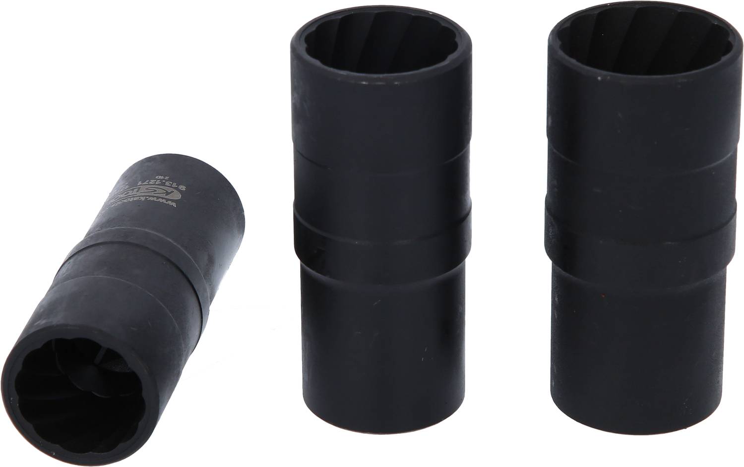 Trzy czarne nakrętki blokujące, z których jedna leży płasko, na białym tle. Są żebrowane i służą do odkręcania zakleszczonych śrub.