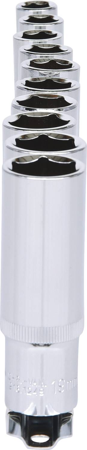 Zestaw ośmiu srebrnych nasadek kluczykowych ułożonych kolejno w rosnącym rozmiarze.