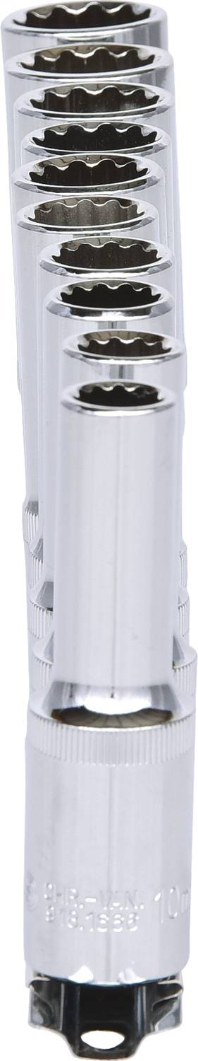 Zestaw kluczy nasadowych rozmieszczonych pionowo, ułożonych od najmniejszego do największego, o lśniącej metalowej powierzchni, idealny do prac mechanicznych.