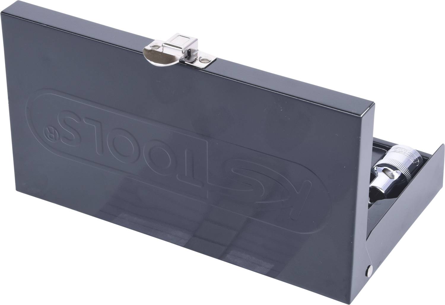 Czarna metalowa skrzynka 'KS Tools', otwarta, zawierająca małą buteleczkę z narzędziami.