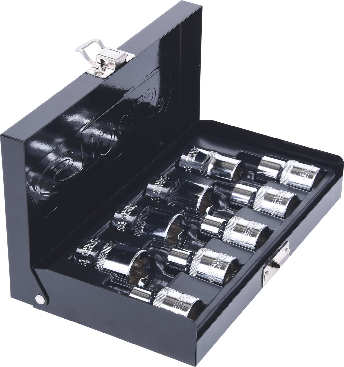Zestaw chromowanych kluczy nasadowych w otwartej czarnej metalowej walizce, zawierający: sześć różnych rozmiarów, widok z boku.