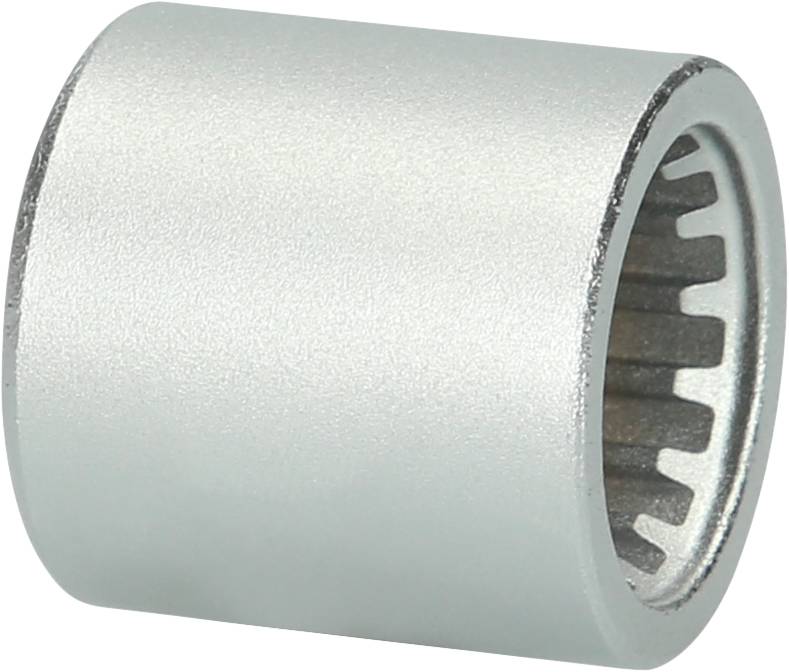 Srebrna metalowa tuleja z prążkowanym wnętrzem, leżąca na neutralnym tle. Służy do połączeń mechanicznych.