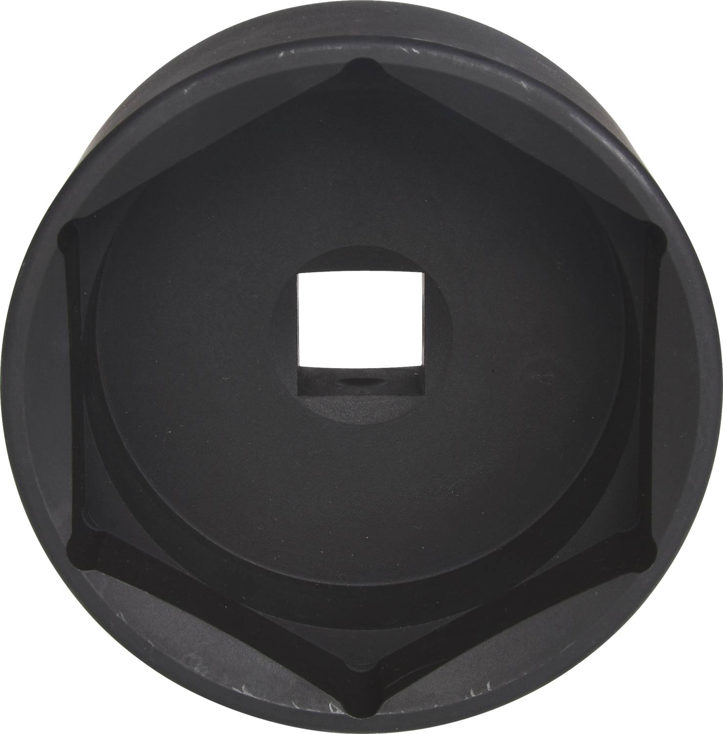 Czarny, sześciokątny nasadowy klucz z kwadratowym gniazdem.