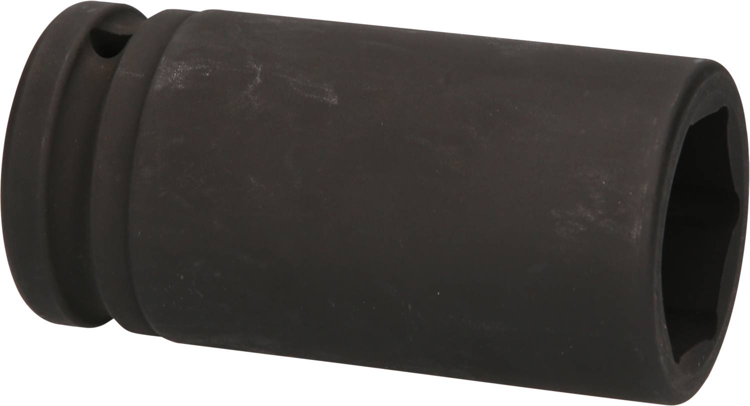 Czarny nasadowy klucz nasadzany wykonany z wytrzymałego materiału, cylindryczny z sześciokątnym otworem, stosowany przy naprawach pojazdów lub maszyn.