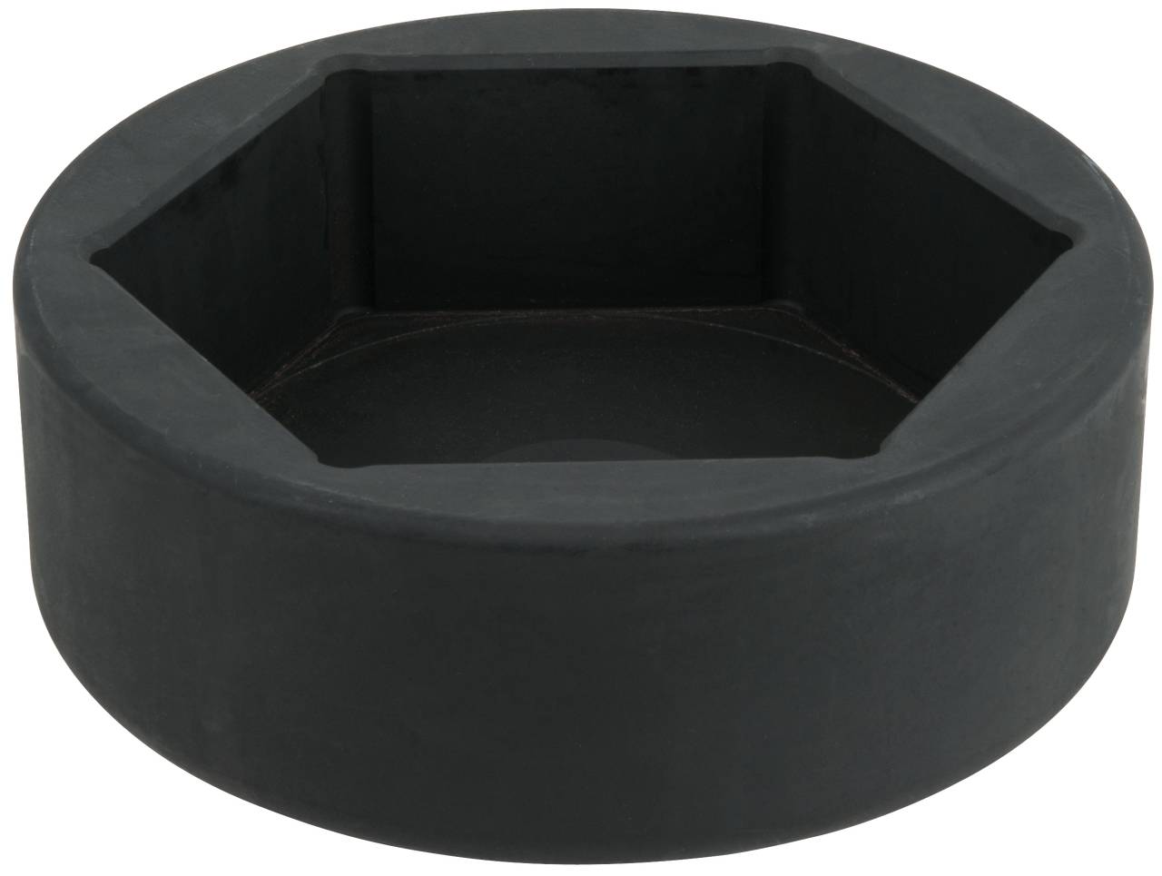 Duży, sześciokątny, czarny element lub narzędzie metalowe z pustą przestrzenią wewnątrz.