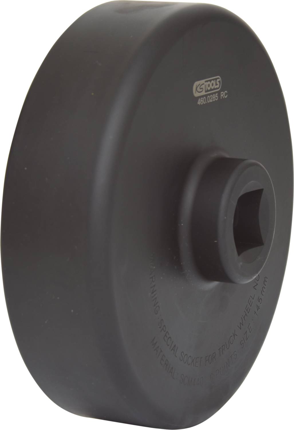 Czarna nakrętka zabezpieczająca z kwadratowym otworem, stosowana w mocowaniu kół samochodów ciężarowych.