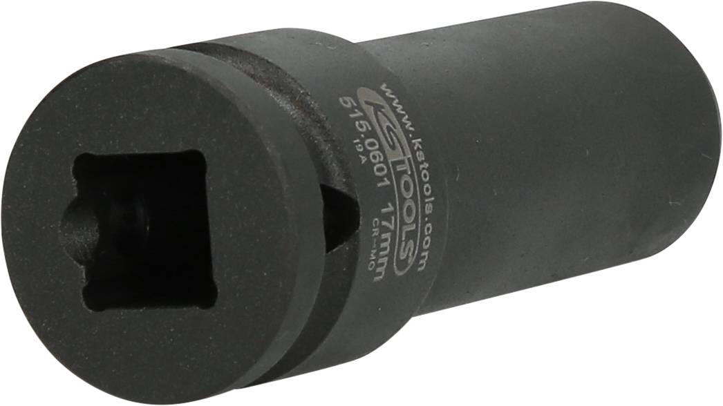 Czarny klucz nasadowy, okrągły z kwadratowym otworem. Po bokach znajdują się wytłoczone oznaczenia lub tekst.