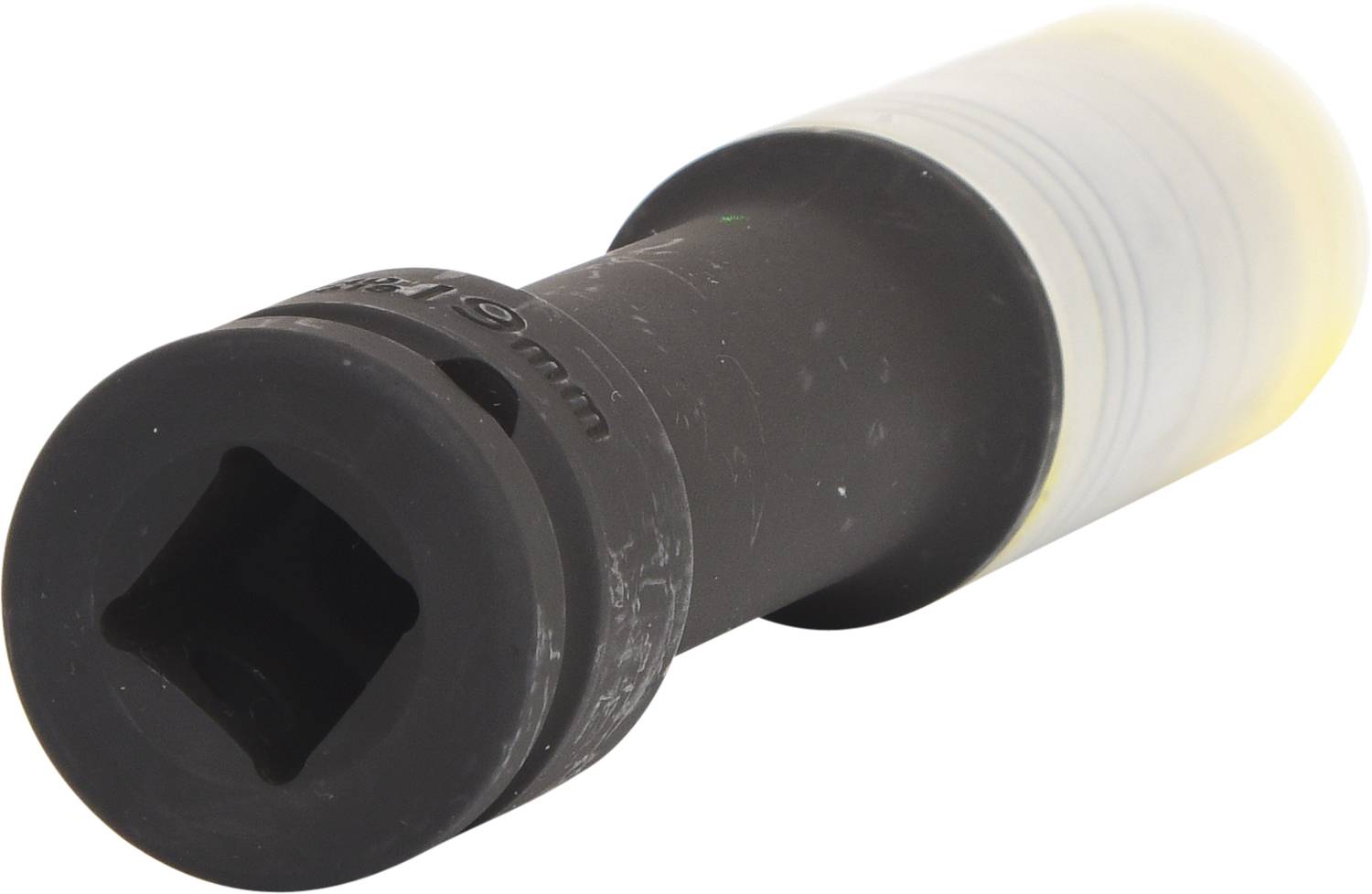 Długi, cylindryczny adapter z czarną głowicą i przezroczystym korpusem, prawdopodobnie przeznaczony do zastosowań technicznych lub mechanicznych.