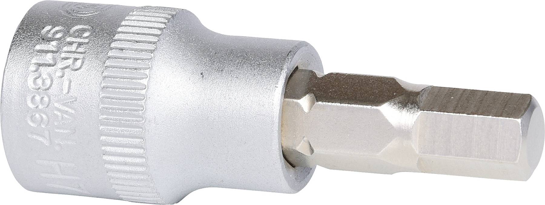 Metalowy adapter klucza nasadowego, cylindryczny z żebrowanym uchwytem, zakończony sześciokątną końcówką. Kompatybilny z wkrętakami.