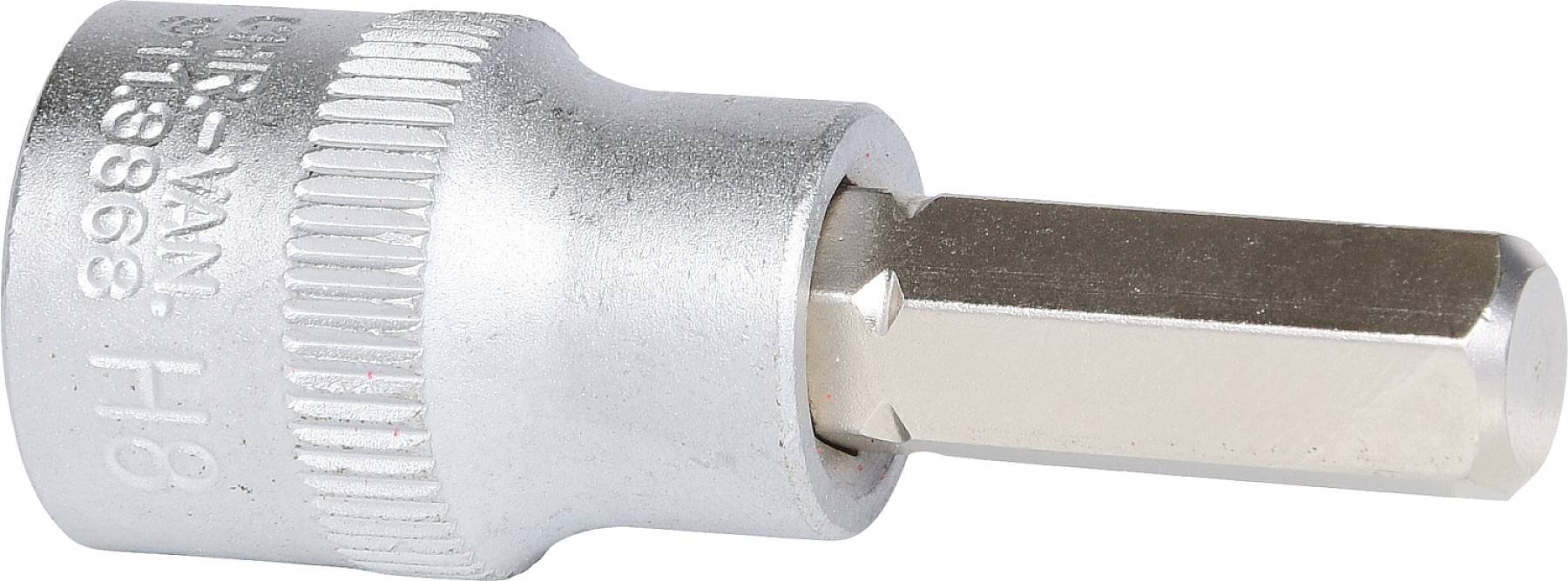 Metalowy adapter klucza nasadowego z sześciokątnym chwytem na bit i fakturowaną powierzchnią dla lepszego trzymania.