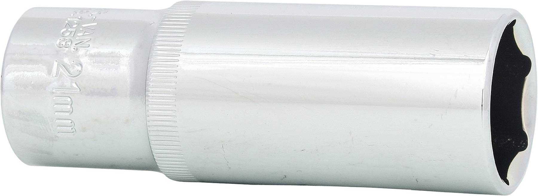 Metalowy złącznik z gniazdem 24 mm. Typowe akcesorium warsztatowe do prac mechanicznych lub napraw.