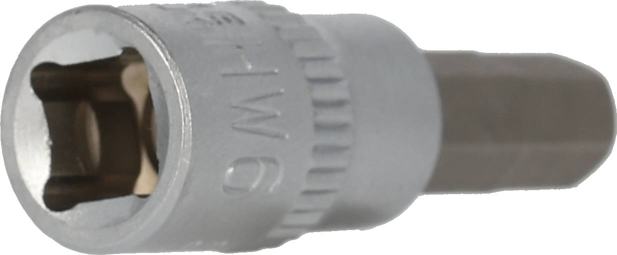 Srebrny końcówka wkrętaka z sześciokątnym zakończeniem, przystosowana do użycia z kluczem nasadowym.