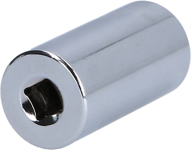 Srebrny, cylindryczny adapter metalowy z kwadratowym otworem, prawdopodobnie przeznaczony do podłączania lub przedłużania narzędzi.