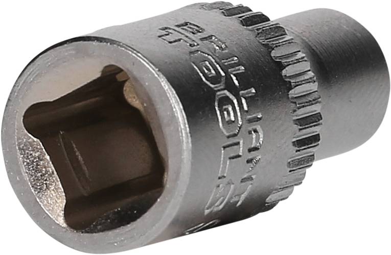 Chromowana nasadka metalowa z sześciokątnym otworem, odpowiednia do połączeń śrubowych.