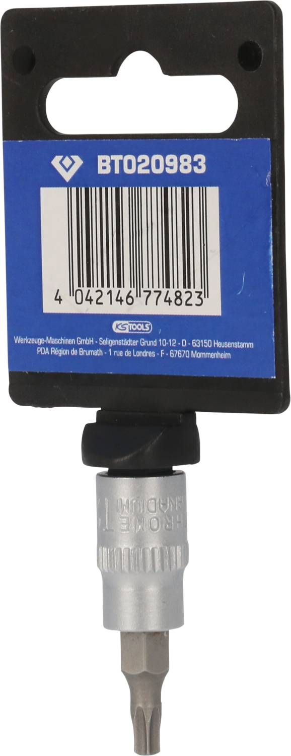 Końcówka wkrętaka z opakowaniem, na którym widoczny jest kod kreskowy oraz numer 'BT020983'.