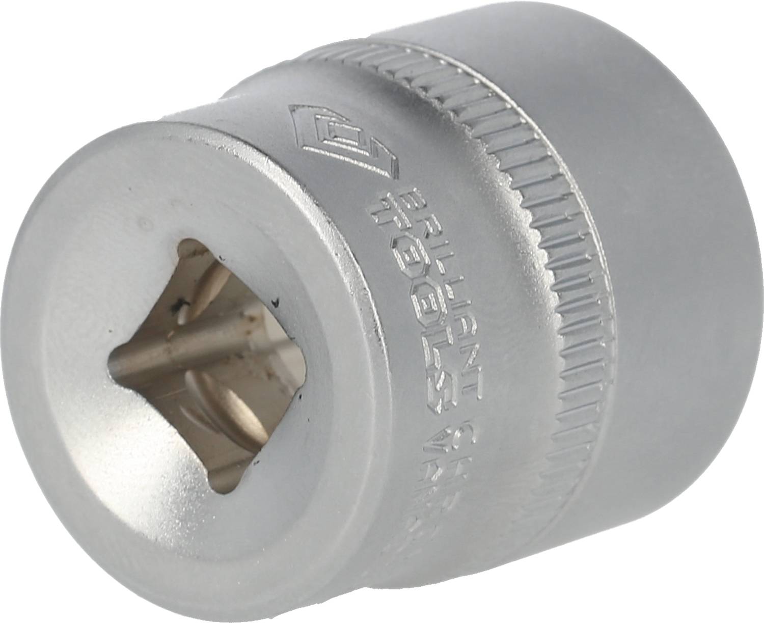 Nasadka metalowa z otworem kwadratowym, przeznaczona do klucza nasadowego lub grzechotki.