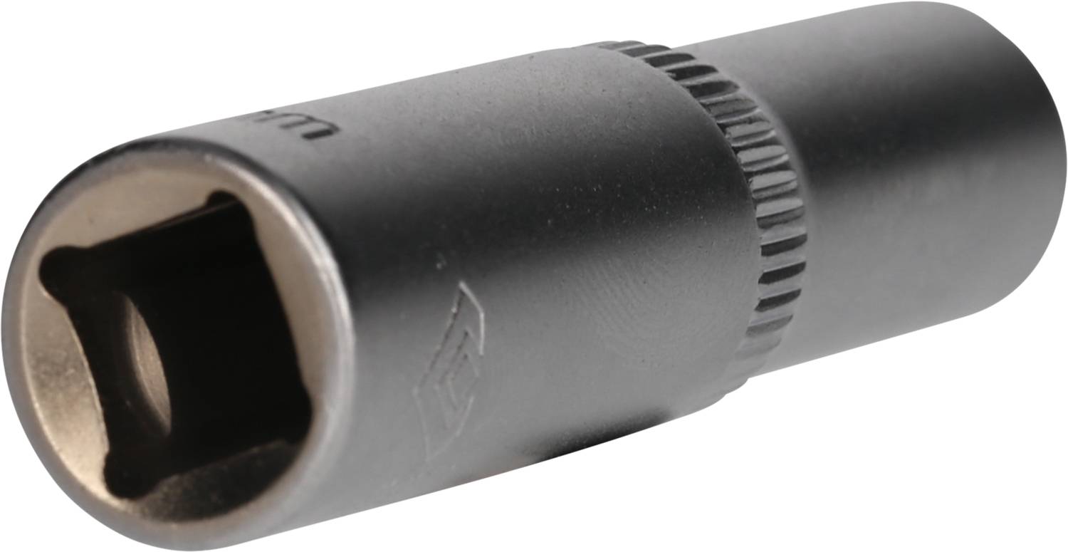 Czarny klucz nasadowy z czworokątnym chwytem. Odpowiedni do stosowania z narzędziami dynamometrycznymi.
