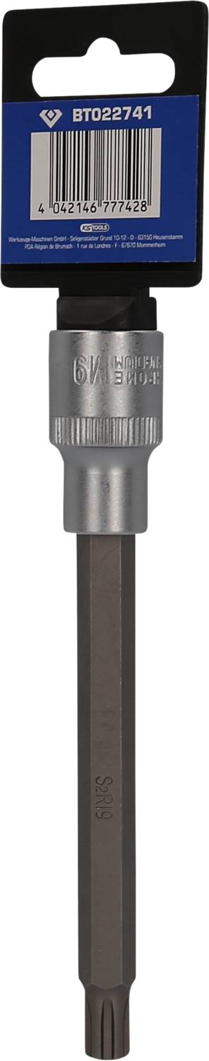 Nasadka narzędziowa z metalową głowicą i niebieską etykietą, na której widnieje numer 'BT022741' oraz kod kreskowy. Odpowiednia do prac rzemieślniczych.