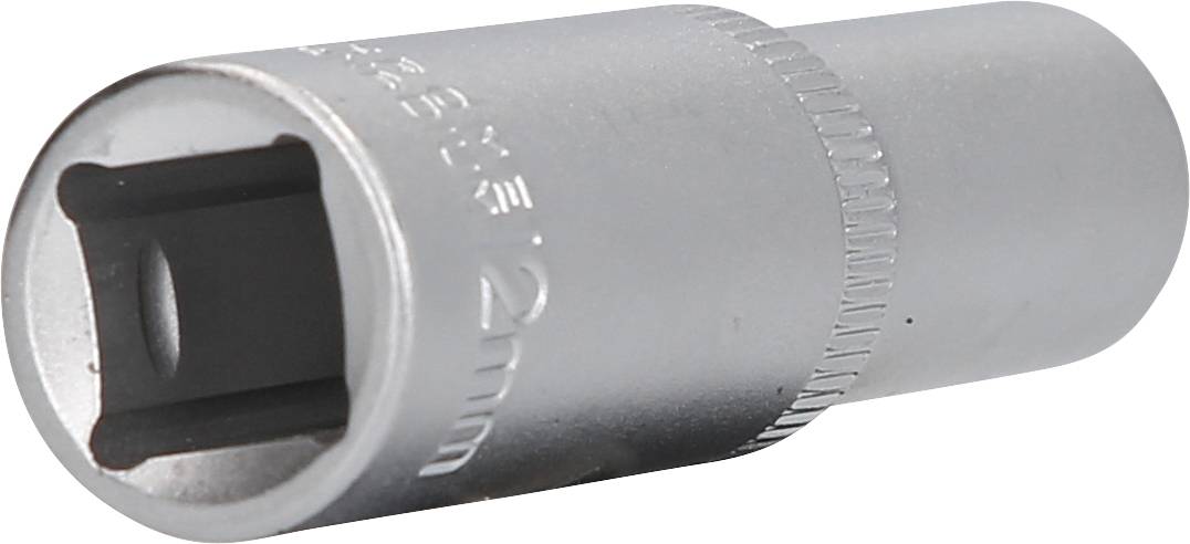 Nasadka klucza nasadowego srebrnego koloru o rozmiarze 21 mm.