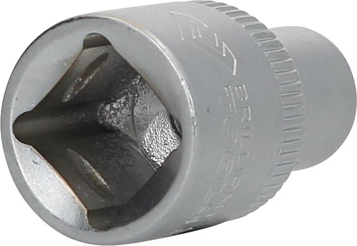 Metalowy adapter klucza nasadowego, otwór kwadratowy, lekko zużyty; element zestawu narzędziowego do mocowania śrub.