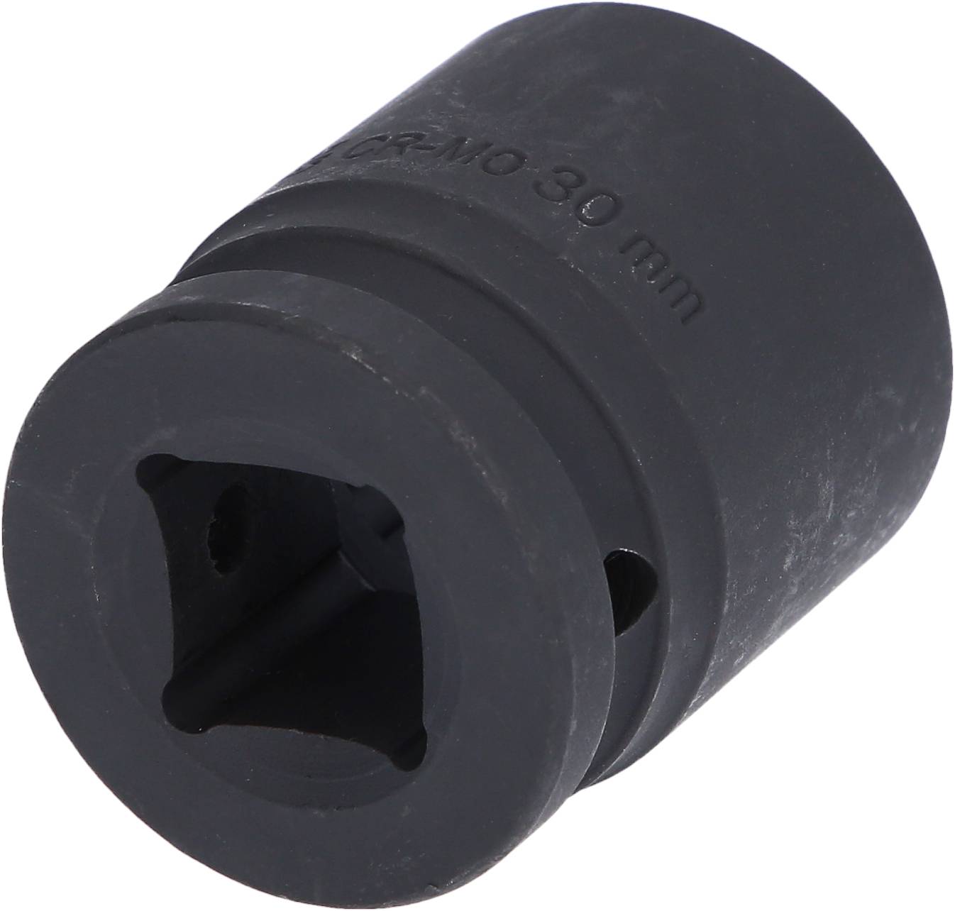 Czarny nasadowy klucz udarowy, oznaczony napisem 'CR-MO 30 mm', służy do prac związanych z dokręcaniem.