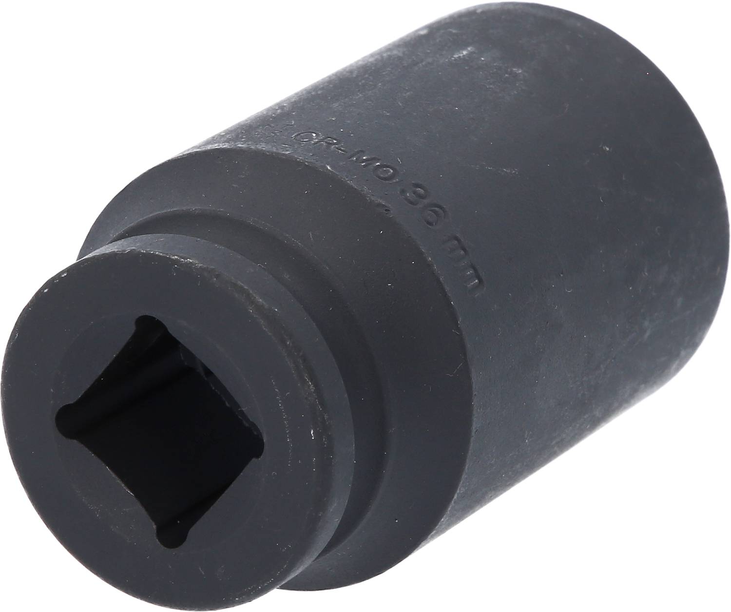 Czarny złącznik wtykowy z otworem kwadratowym, przeznaczony do użycia z kluczem płaskim lub grzechotką.