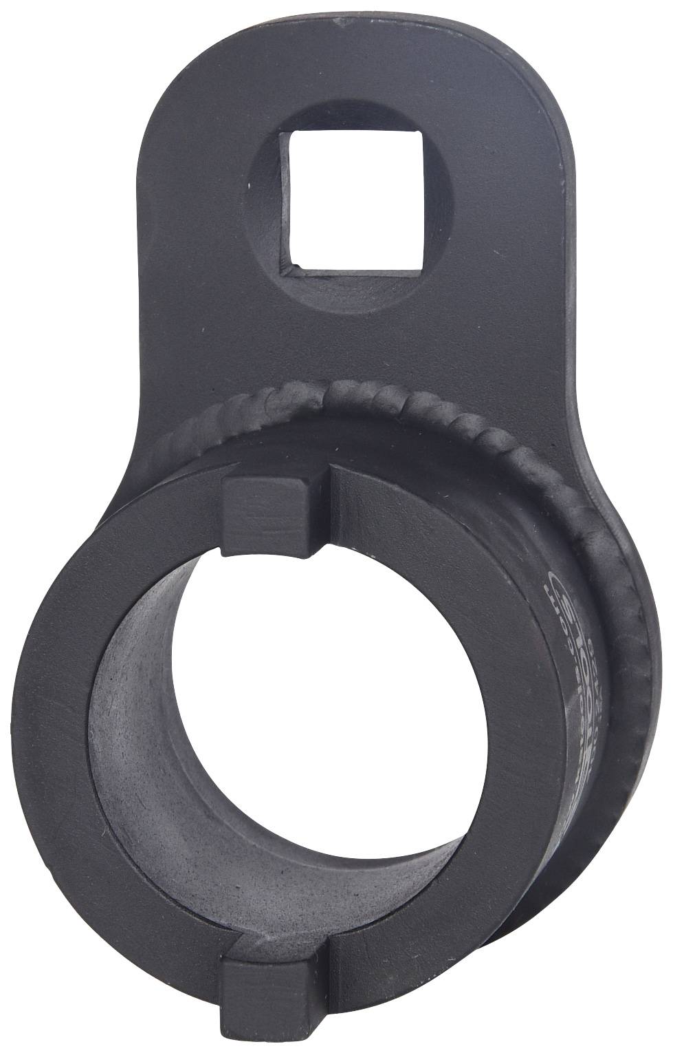 Czarna, metalowa część narzędziowa z dużą, okrągłą przestrzenią wewnętrzną pośrodku oraz kwadratowym otworem u góry.