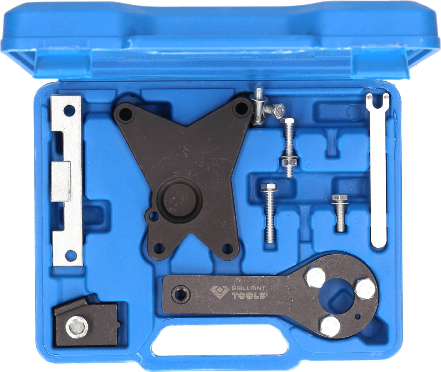 Niebieski kufer narzędziowy z różnymi elementami metalowymi i narzędziami, w tym śrubami, czarnym kluczem nastawnym i elementami mocującymi.