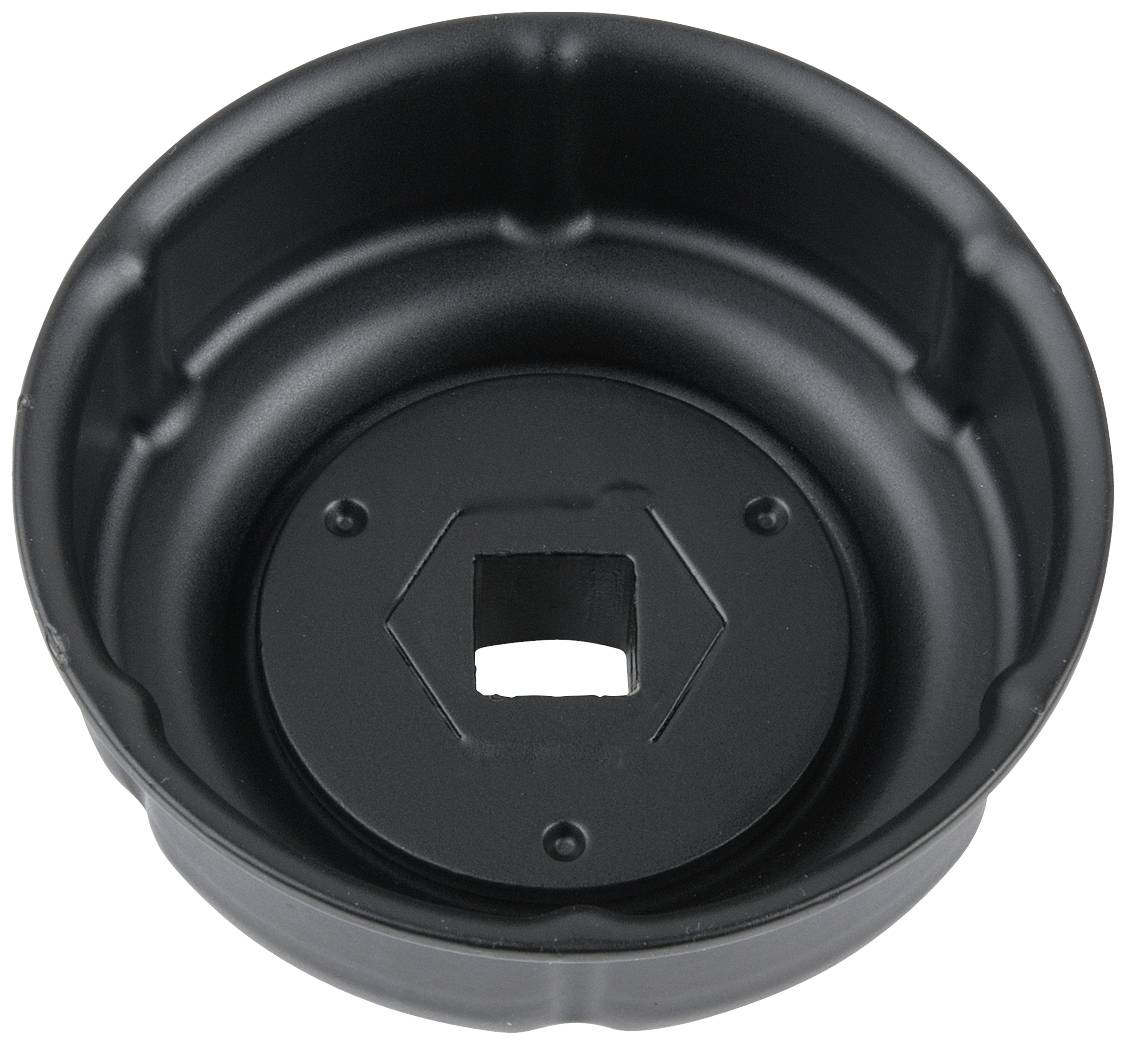 Czarny, plastikowy otwieracz do puszek z kwadratowym otworem pośrodku, widziany z góry.