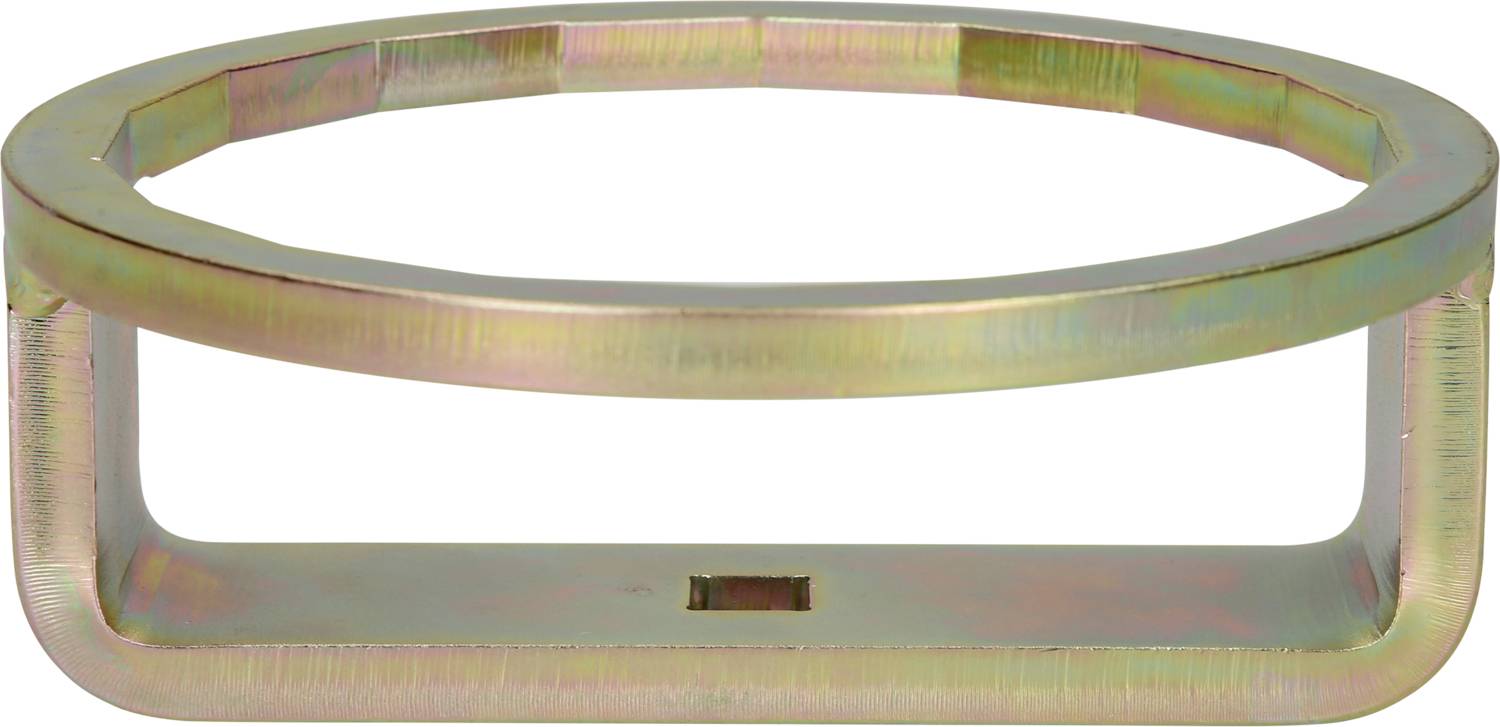 Owalny metalowy pierścień z otwartym spodem, o lśniącej powierzchni.