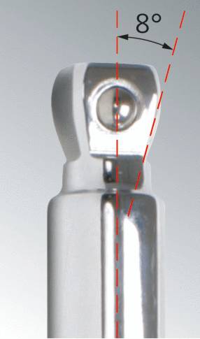 Obraz przedstawia metalowy wał z przegubem kulistym nachylonym pod kątem 8 stopni, zilustrowanym czerwonymi linią przerywaną.