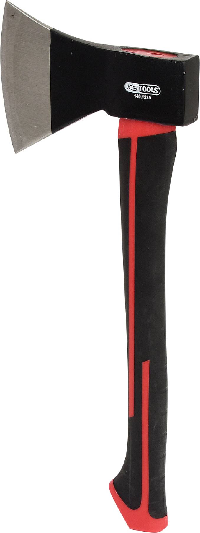 Czarny i czerwony topór z ergonomicznym uchwytem, przeznaczony do rąbania drewna, przedstawiony na białym tle.