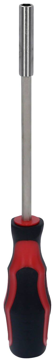 Wkrętak z czerwoną i czarną rękojeścią, metalowy czubek. Prezentuje zastosowanie narzędzia w rzemiośle lub majsterkowaniu.