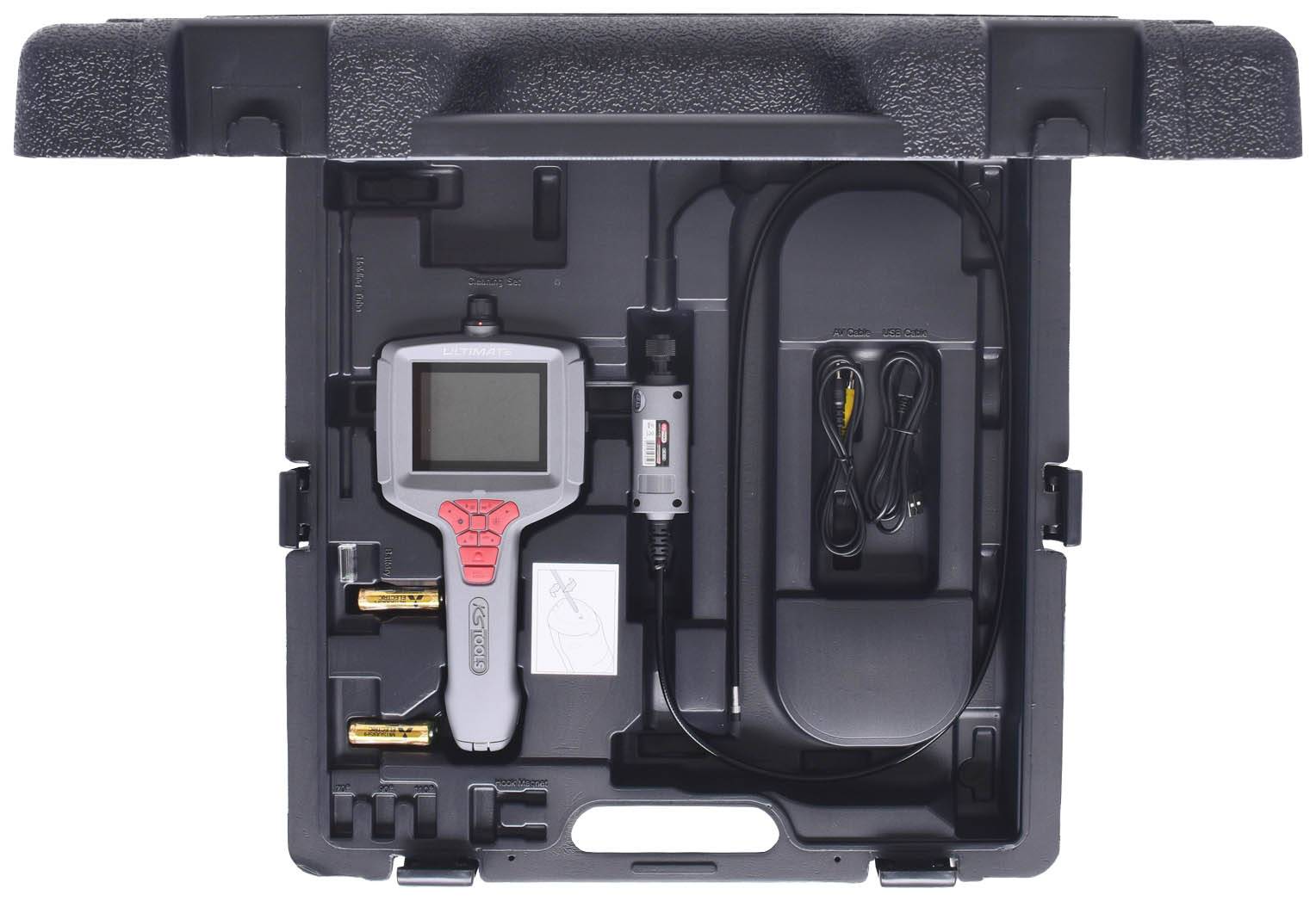 Zestaw narzędzi endoskopowych w otwartej walizce, obejmujący urządzenie kamery, kabel i akcesoria.