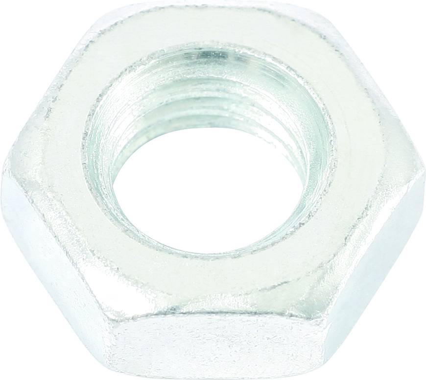 Sześciokątna nakrętka metalowa w zbliżeniu, srebrzyście połyskująca, z gwintem pośrodku. Kluczowy element złączy śrubowych.