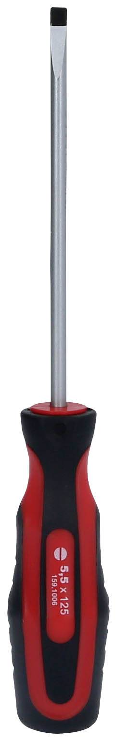 Płaski śrubokręt z czerwonym i czarnym uchwytem, z wąskim ostrzem; odpowiedni do precyzyjnych prac śrubowych.