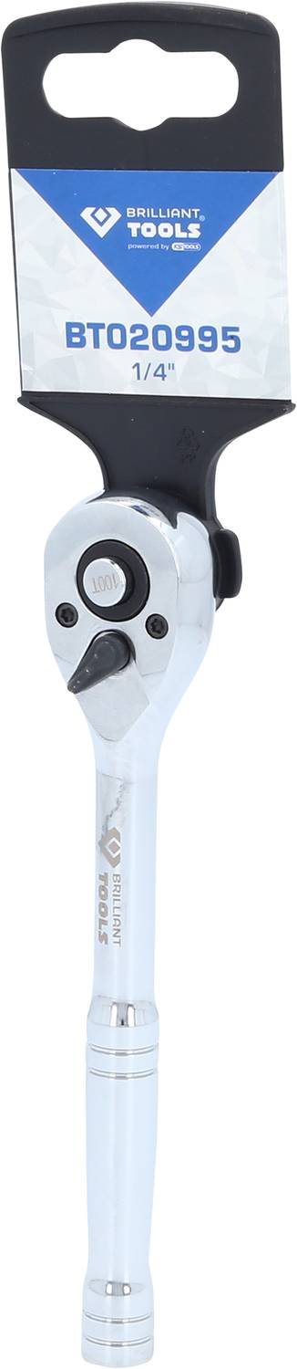 Klucz z grzechotką z napędem 1/4 cala, w kolorze srebrnym, marka Brilliant Tools, numer modelu BT020995. Opakowanie kartonowe u góry.